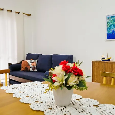 Apartamentos 300m Praia das Toninhas - vista para a serra do mar-2